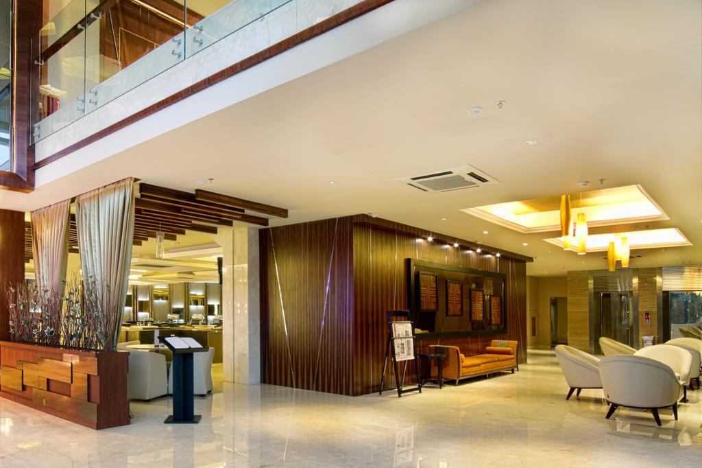 Grand Delta Hotel Medan Exterior foto